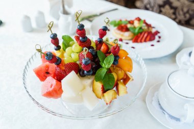 tatlı taze meyve ile