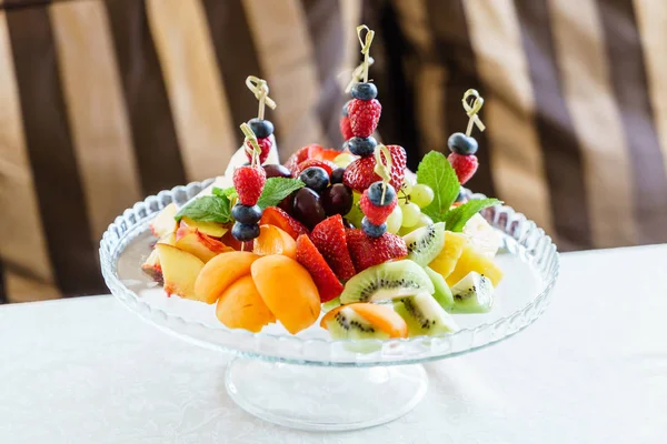 Postre con frutas frescas — Foto de Stock