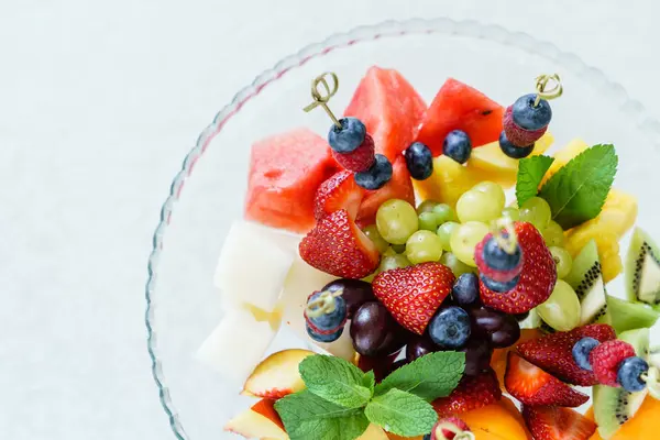 Postre con frutas frescas — Foto de Stock