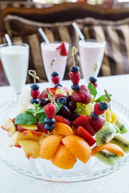 tatlı taze meyve ile