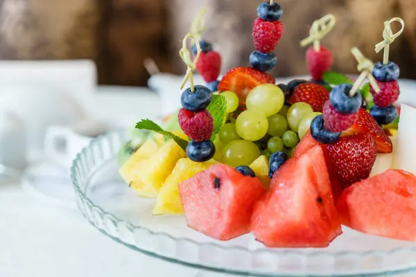 Postre con frutas frescas — Foto de Stock