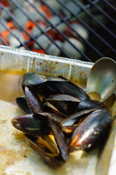 Deliciosos mejillones a la plancha —  Fotos de Stock