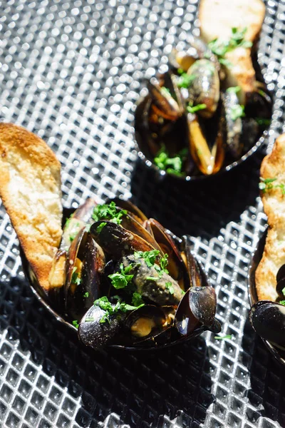 Deliziose cozze alla griglia — Foto Stock