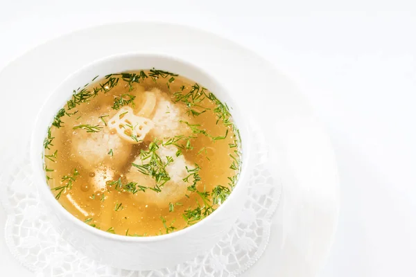 Frische Suppe mit Frikadellen — Stockfoto