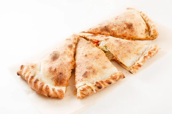 Pizza fresca de calzone —  Fotos de Stock