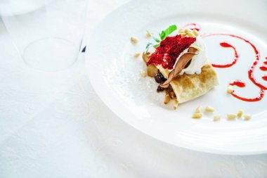 taze elma strudel