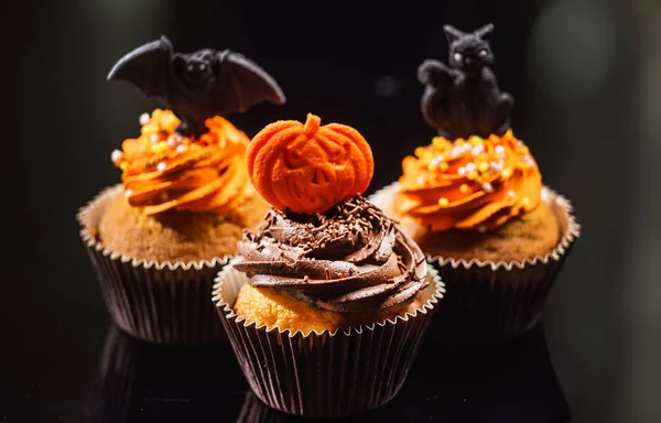 Сладкие Хэллоуинские десерты — стоковое фото