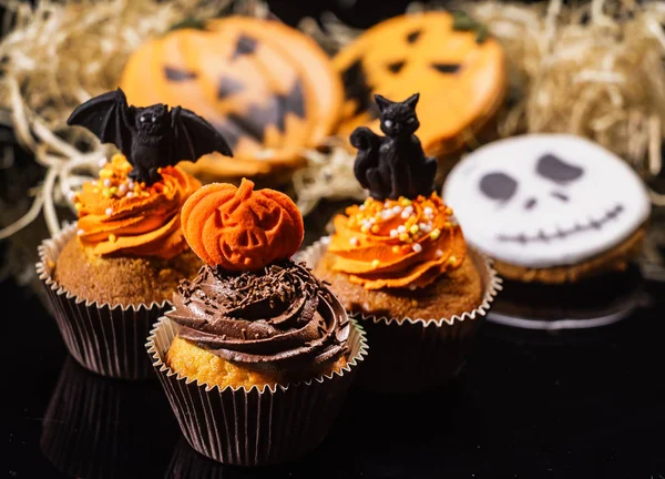 Смешные Хэллоуинские десерты — стоковое фото