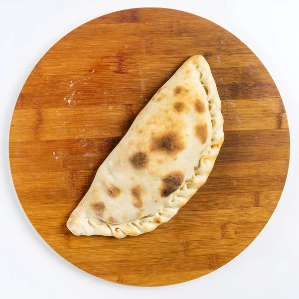 Pizza de calzone fresca — Fotografia de Stock