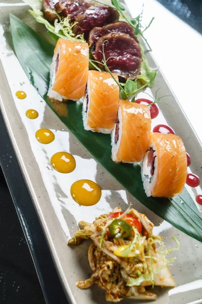 Frisches Sushi-Set — Stockfoto