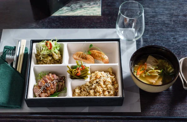 Bento kutusu ve çorba