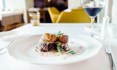 mantar ile taze sığır eti