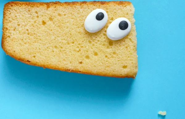 Funny cake with eyes — Stock Photo, Image