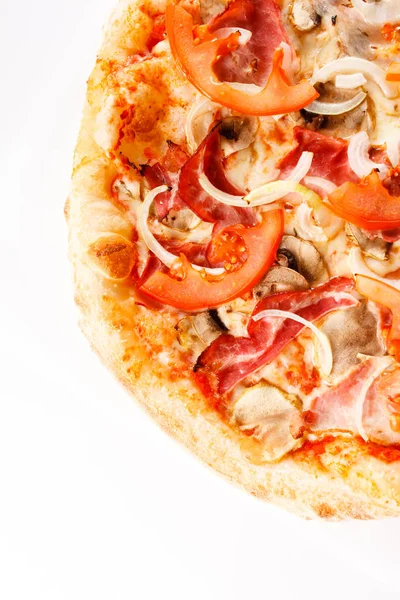 Pizza mit Tomaten und Paprika — Stockfoto