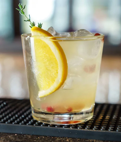 Fresh cocktail in the bar — Stock Photo, Image