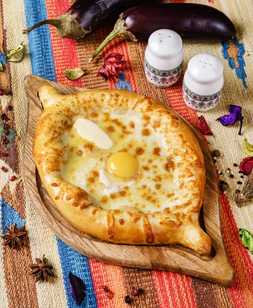 Georgian cheese pastry on plate — Stock Photo, Image