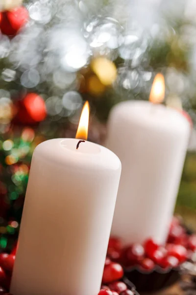 Décorations de Noël avec une bougie — Photo