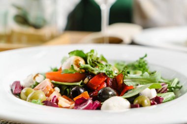 Taze Yunan salatası