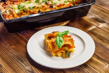 taze İtalyan lazanya