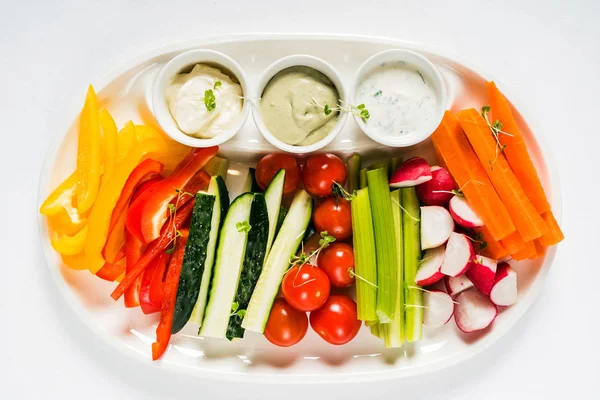 Fresh vegetables with dip — Stock Photo, Image