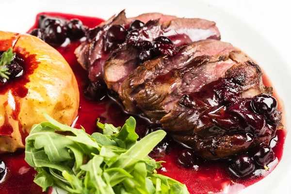 Beef with berry sauce — Stock Photo, Image