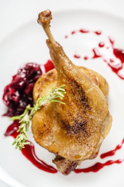 berry soslu ördek bacak