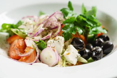 Taze Yunan salatası