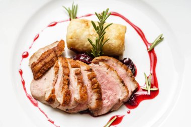 soslu ördek göğsü