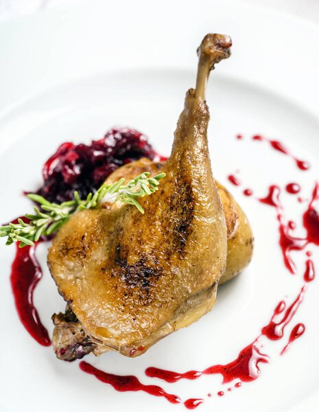 duck leg with berry sauce 