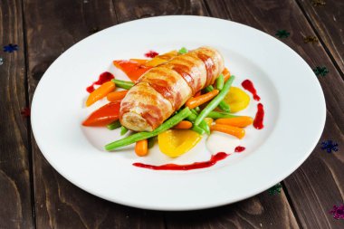 Sebzeli tavuk dolması.