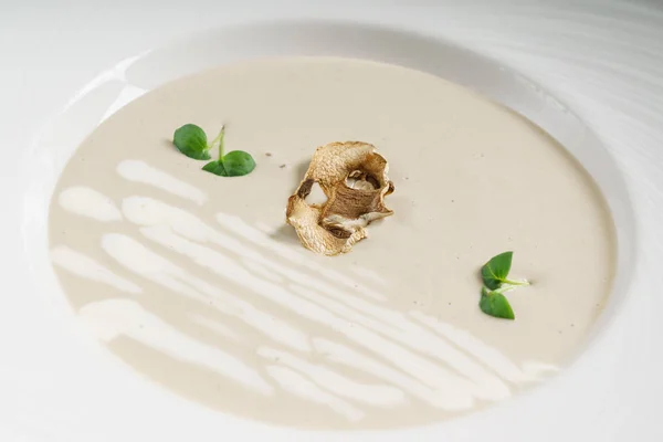 Soupe à la crème aux champignons — Photo