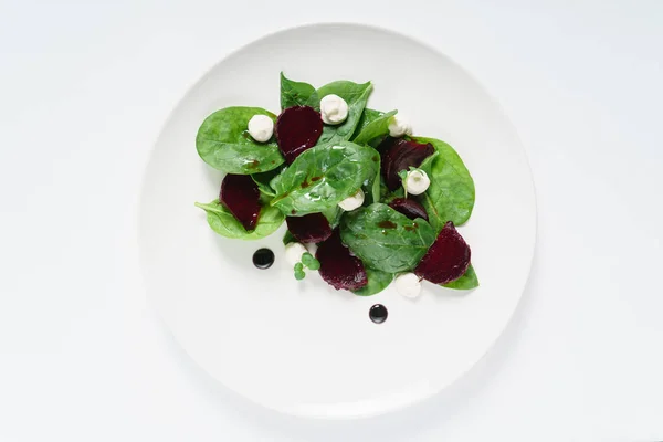 Ensalada con espinacas y remolacha —  Fotos de Stock