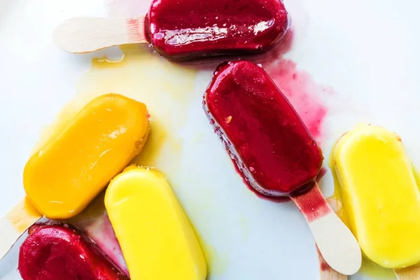 Fruit ice cream — Stock Photo, Image