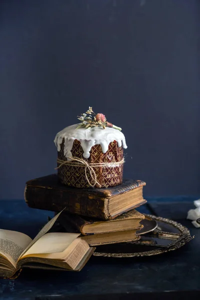 Gâteau de Pâques avec glaçage — Photo