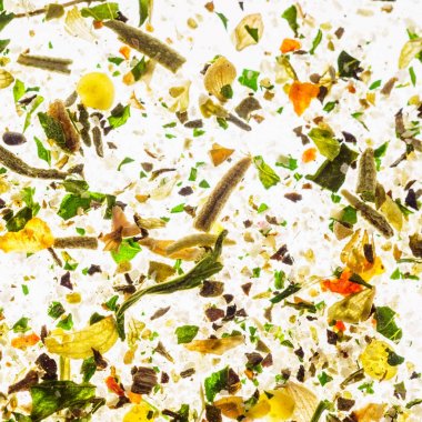 baharat beyaz zemin üzerine