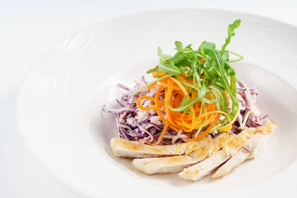 Fresh salad with chicken — Stock Photo, Image