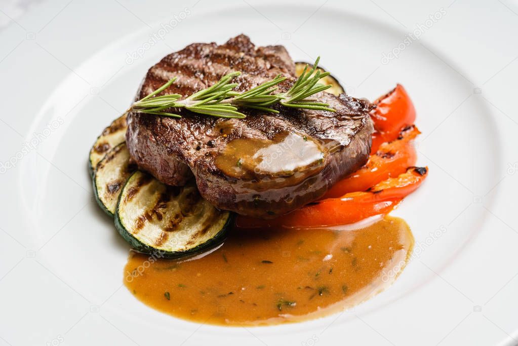 steak with grilled vegetables