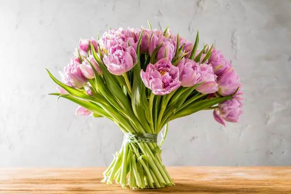 Strauß rosa Tulpen — Stockfoto