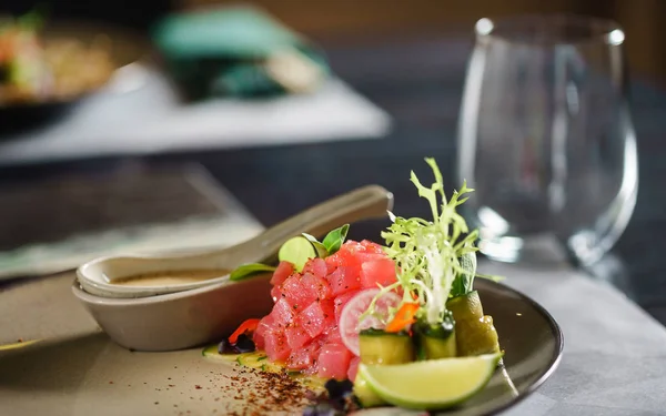 Fresh Tuna Tartare Salad Close — Stock Photo, Image