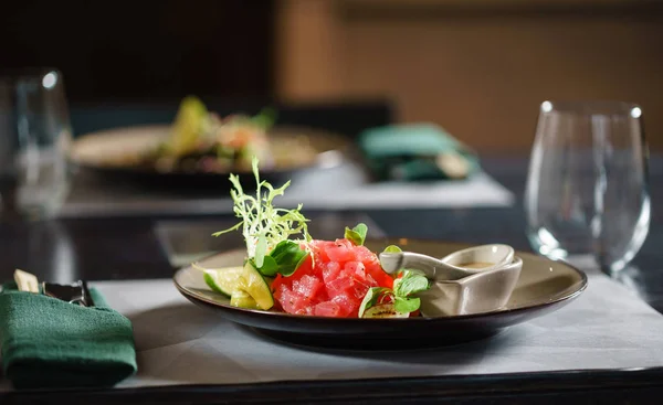 Fresh Tuna Tartare Salad Close — Stock Photo, Image