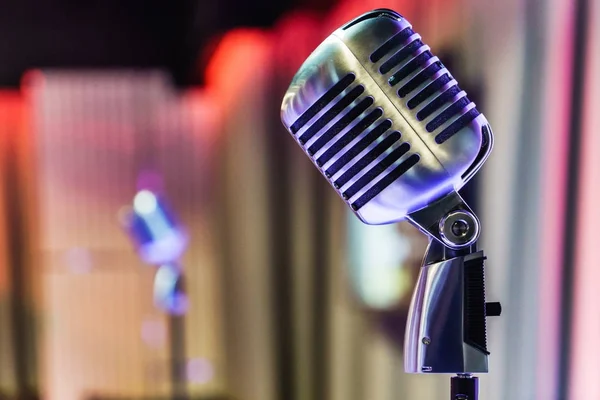 Stylish Retro Microphone Colored Background — Stock Photo, Image