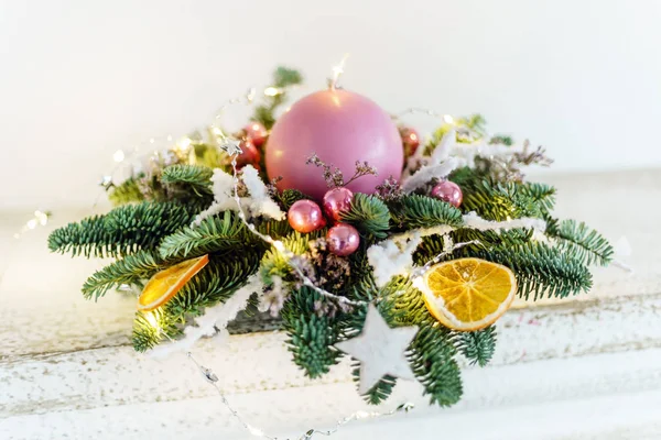 Kerst Samenstelling Met Kaars Close — Stockfoto