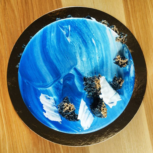 Noel kek altın tozu ile yakın çekim