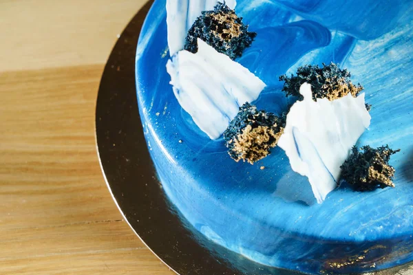 Noel kek altın tozu ile yakın çekim