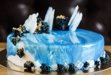 Noel kek altın tozu ile yakın çekim