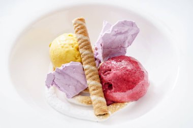 Meyveli dondurma, yakın çekim.