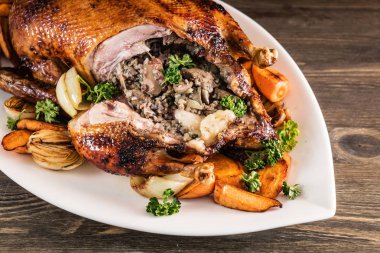 Kızarmış ördek sebzeli, yakın çekim