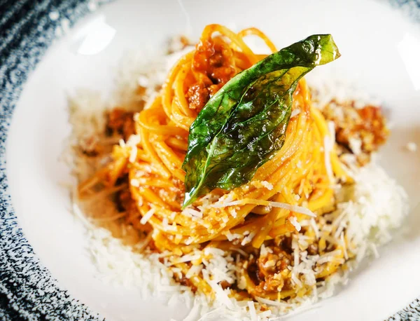 Italiaanse Pasta Met Saus Close — Stockfoto