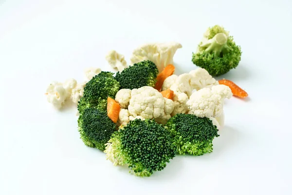 Légumes Frais Sur Blanc Gros Plan — Photo