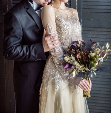 Çiçekler ile düğün çift